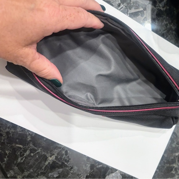 TUMI Black Travel Pouch - Picture 2 of 2